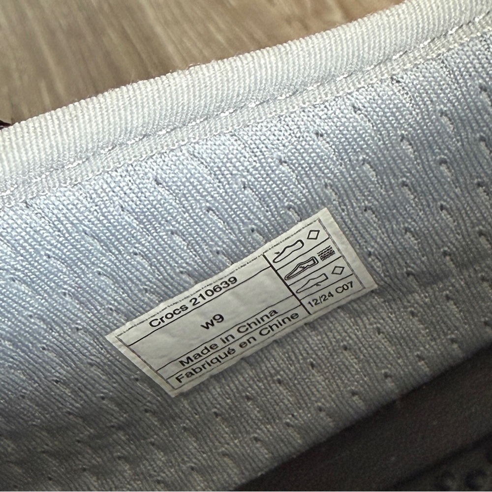 CROCS EXP Terre Mary Jane Ballet Sneaker in Black / Silver Metallic Blue, Size 9 - Picture 11 of 11